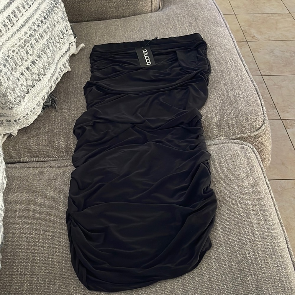 Boohoo black midi skirt. Size 8